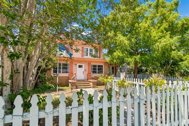 4621 9TH AVENUE N, St Petersburg, FL 33713