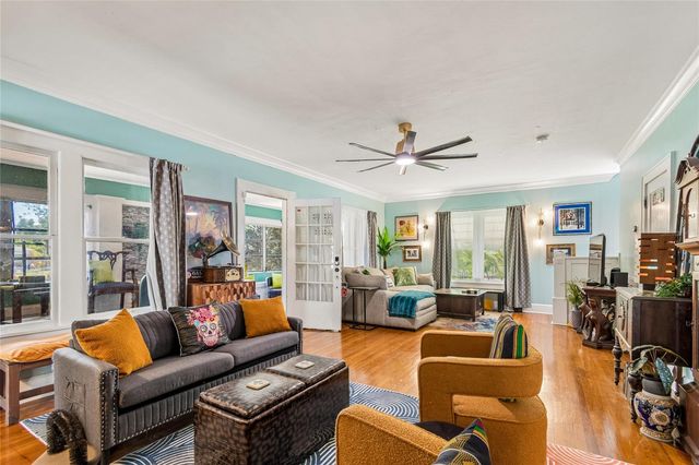 4621 9TH AVENUE N, St Petersburg, FL 33713