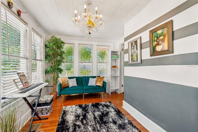 4621 9TH AVENUE N, St Petersburg, FL 33713