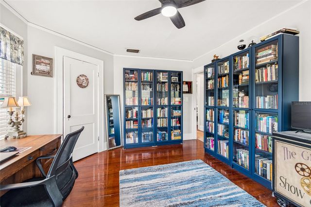 4621 9TH AVENUE N, St Petersburg, FL 33713