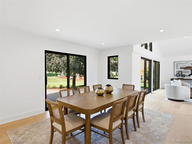 3228 Pine Lake Road, West Bloomfield, MI 48324