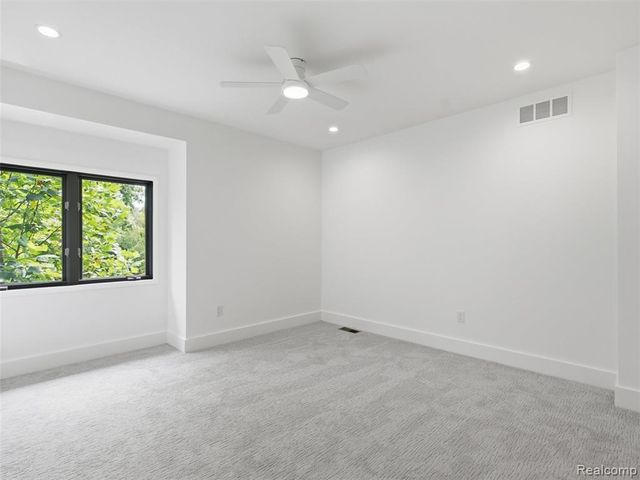 3228 Pine Lake Road, West Bloomfield, MI 48324