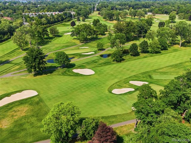 3228 Pine Lake Road, West Bloomfield, MI 48324