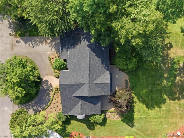 3228 Pine Lake Road, West Bloomfield, MI 48324