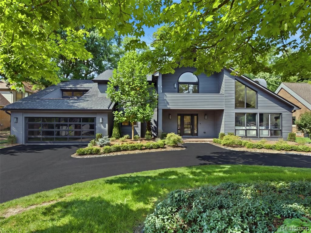 3228 Pine Lake Road, West Bloomfield, MI 48324