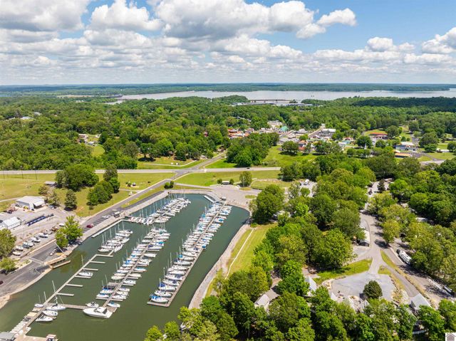 753 Eagle Point Drive, Grand Rivers, KY 42045