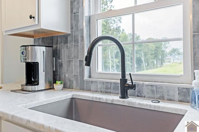 753 Eagle Point Drive, Grand Rivers, KY 42045