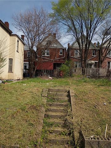 7607 Baxter St, Homewood Brushton, PA 15208