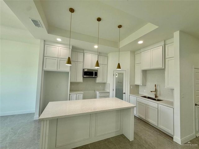 421 S 12th Street, Alamo, TX 78516