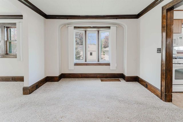 938 W 12TH AVENUE, Oshkosh, WI 54902