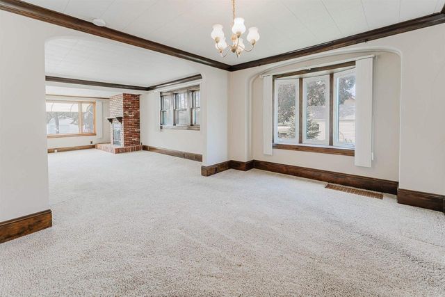 938 W 12TH AVENUE, Oshkosh, WI 54902