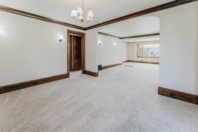938 W 12TH AVENUE, Oshkosh, WI 54902
