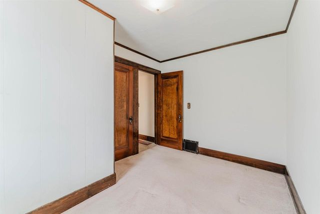 938 W 12TH AVENUE, Oshkosh, WI 54902