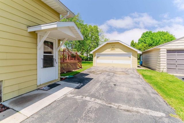 938 W 12TH AVENUE, Oshkosh, WI 54902