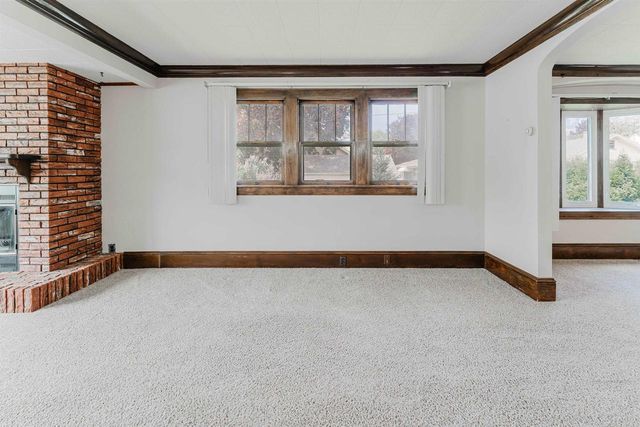 938 W 12TH AVENUE, Oshkosh, WI 54902