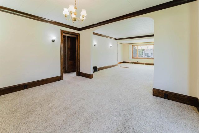938 W 12TH AVENUE, Oshkosh, WI 54902