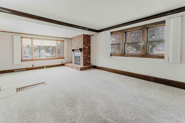938 W 12TH AVENUE, Oshkosh, WI 54902