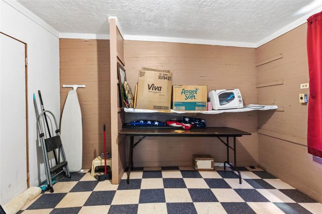 6651 Crestmont Street, Houston, TX 77033