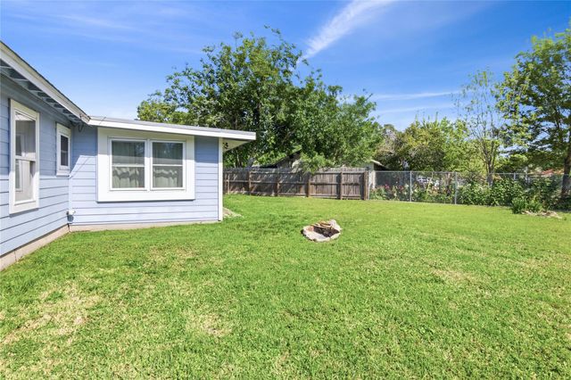 6651 Crestmont Street, Houston, TX 77033