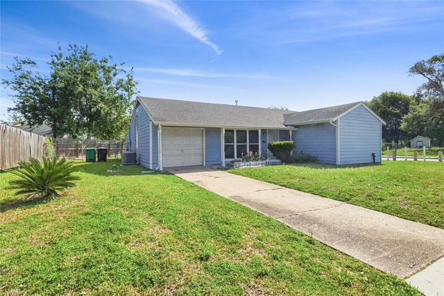 6651 Crestmont Street, Houston, TX 77033