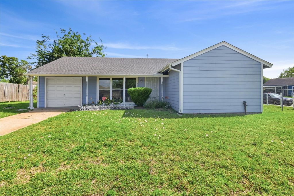 6651 Crestmont Street, Houston, TX 77033