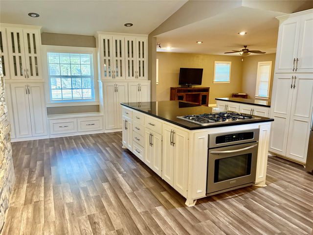 221 La Jolla Drive, Athens, TX 75751