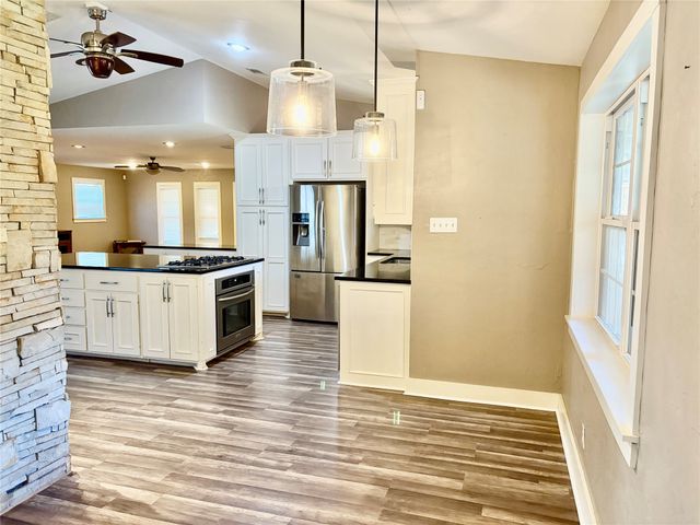 221 La Jolla Drive, Athens, TX 75751