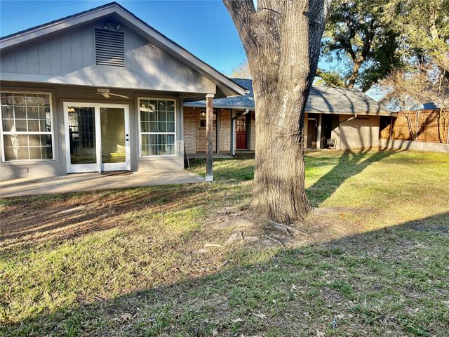 221 La Jolla Drive, Athens, TX 75751
