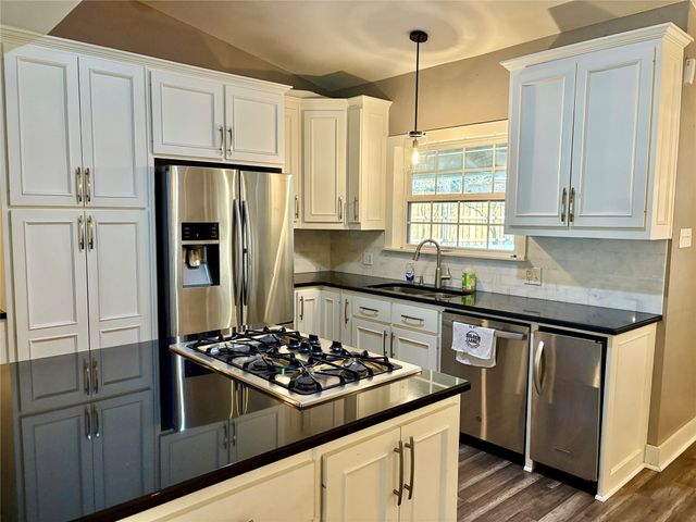 221 La Jolla Drive, Athens, TX 75751