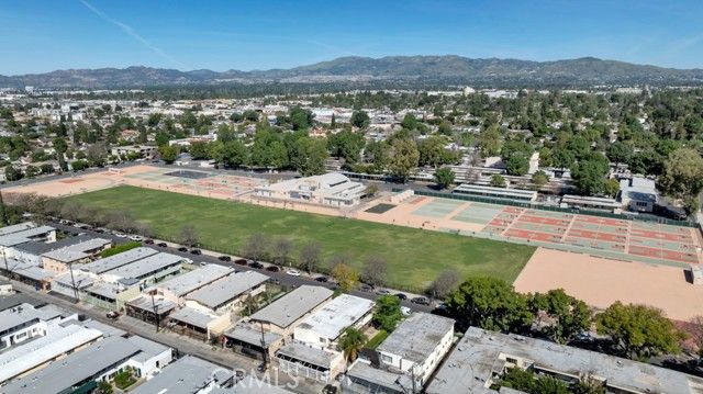 17926 Schoenborn St, Northridge (los Angeles), CA 91325