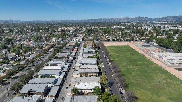 17926 Schoenborn St, Northridge (los Angeles), CA 91325