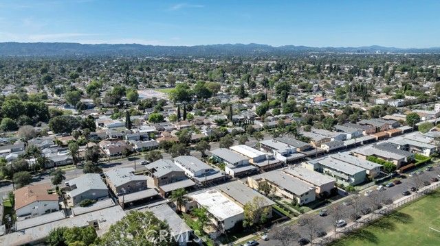 17926 Schoenborn St, Northridge (los Angeles), CA 91325