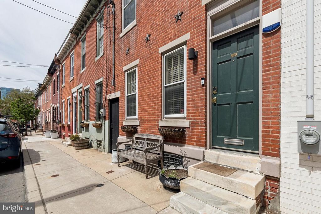 2205 KATER, Philadelphia, PA 19146