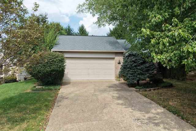 9119 S Front Nine Dr, Bloomington, IN 47401