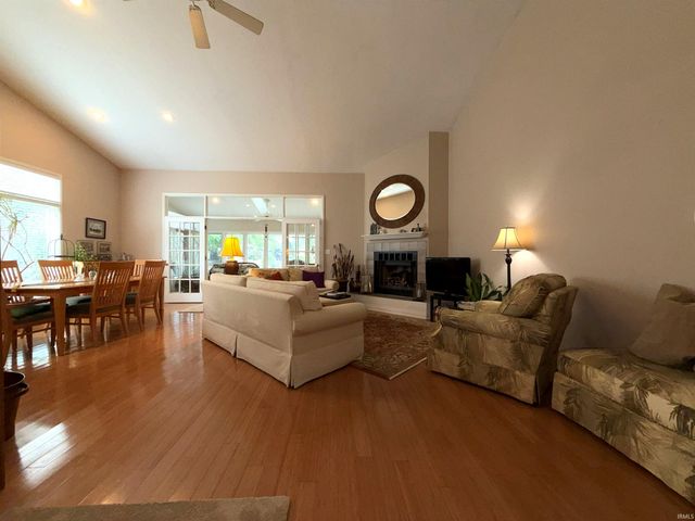 9119 S Front Nine Dr, Bloomington, IN 47401