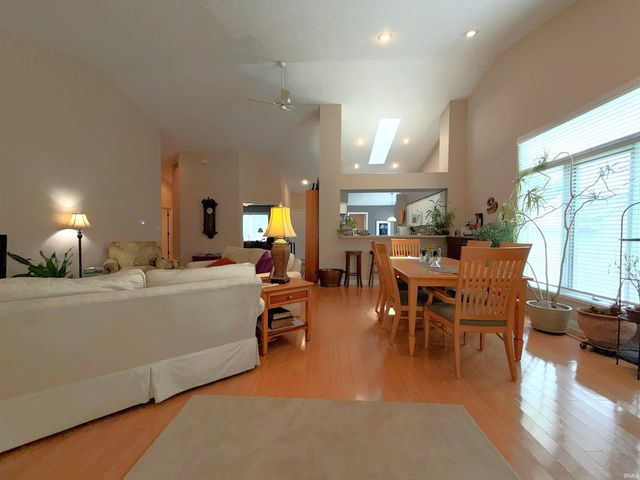 9119 S Front Nine Dr, Bloomington, IN 47401