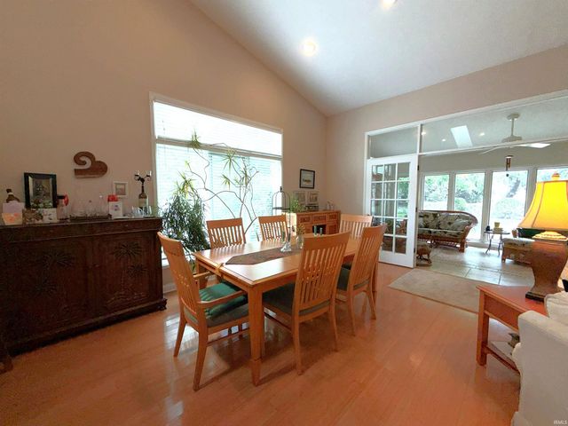 9119 S Front Nine Dr, Bloomington, IN 47401