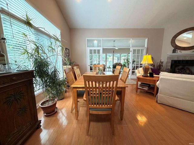 9119 S Front Nine Dr, Bloomington, IN 47401