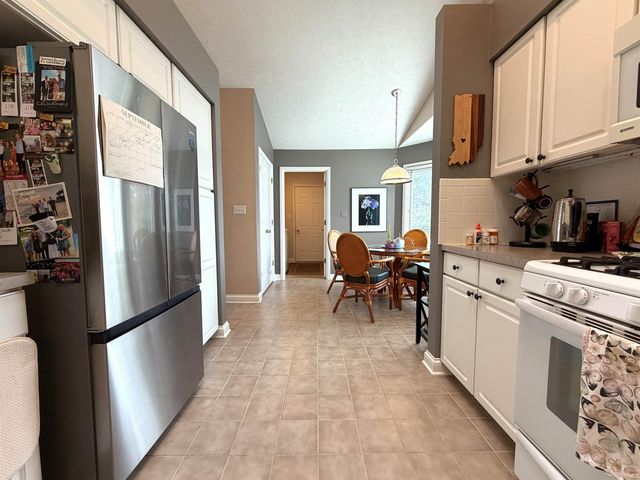 9119 S Front Nine Dr, Bloomington, IN 47401