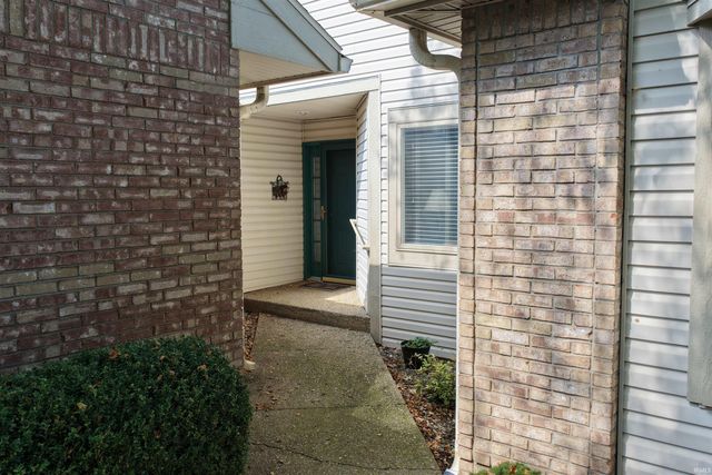 9119 S Front Nine Dr, Bloomington, IN 47401