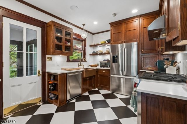 12 Claremont Ave, Maplewood Twp., NJ 07040