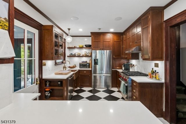 12 Claremont Ave, Maplewood Twp., NJ 07040