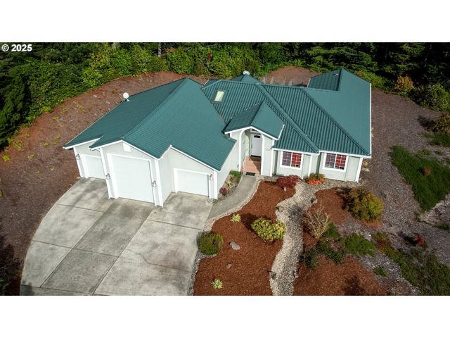 2184 13TH St, Florence, OR 97439