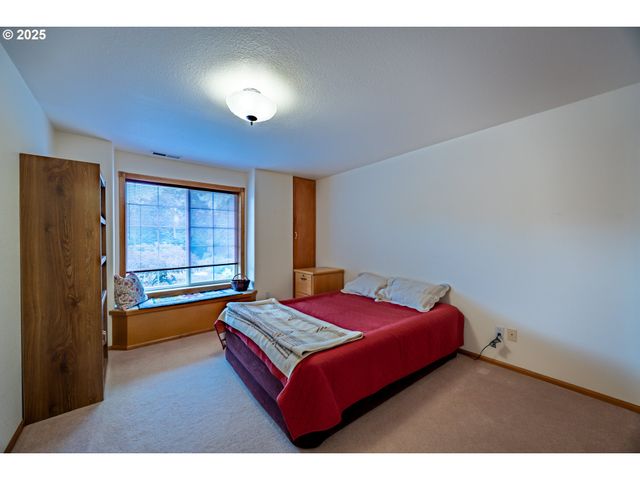 2184 13TH St, Florence, OR 97439