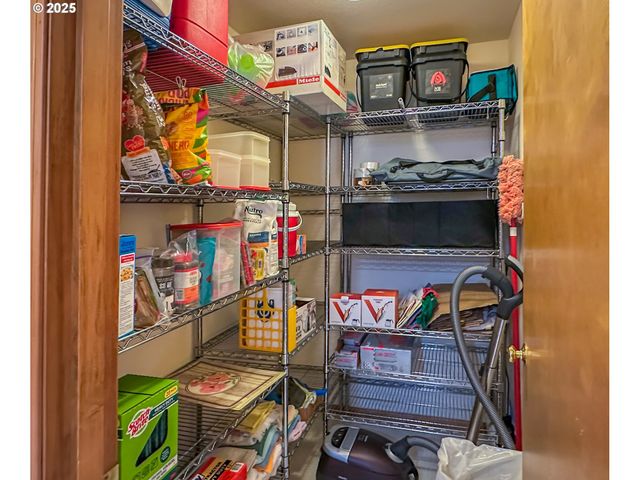 2184 13TH St, Florence, OR 97439