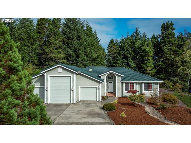 2184 13TH St, Florence, OR 97439