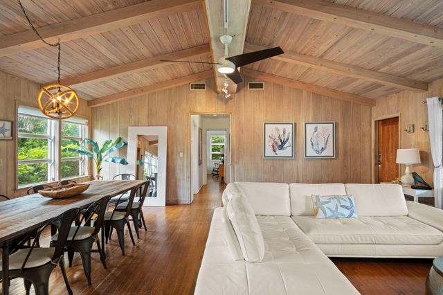 15 N Swinton Circle, Delray Beach, FL 33444