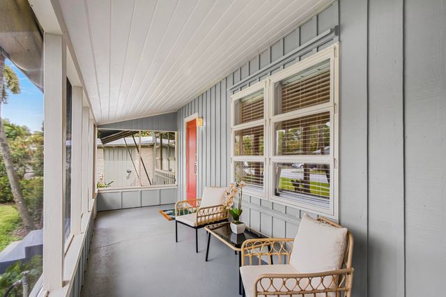 15 N Swinton Circle, Delray Beach, FL 33444