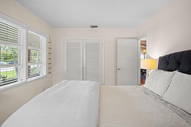 15 N Swinton Circle, Delray Beach, FL 33444