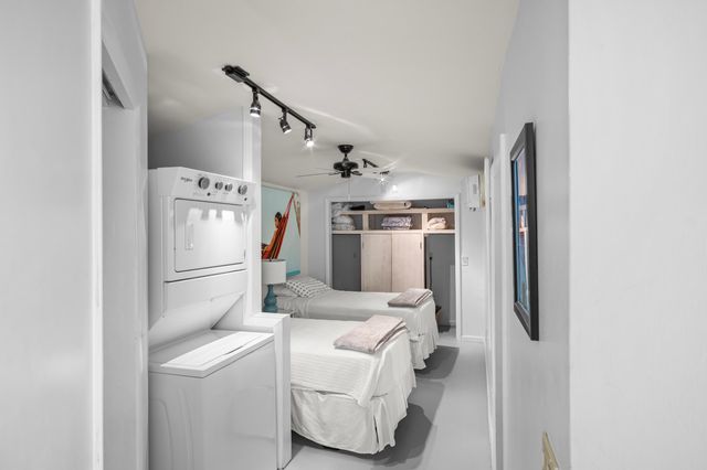 15 N Swinton Circle, Delray Beach, FL 33444